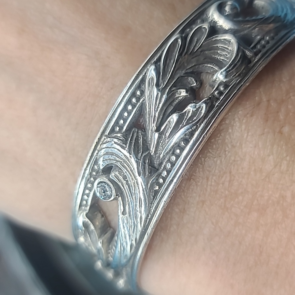 Brighton "LE LOUVRE" Art Nouveau Bangle w Carved Scrolls & Swarovski Crystals! - Picture 9 of 11
